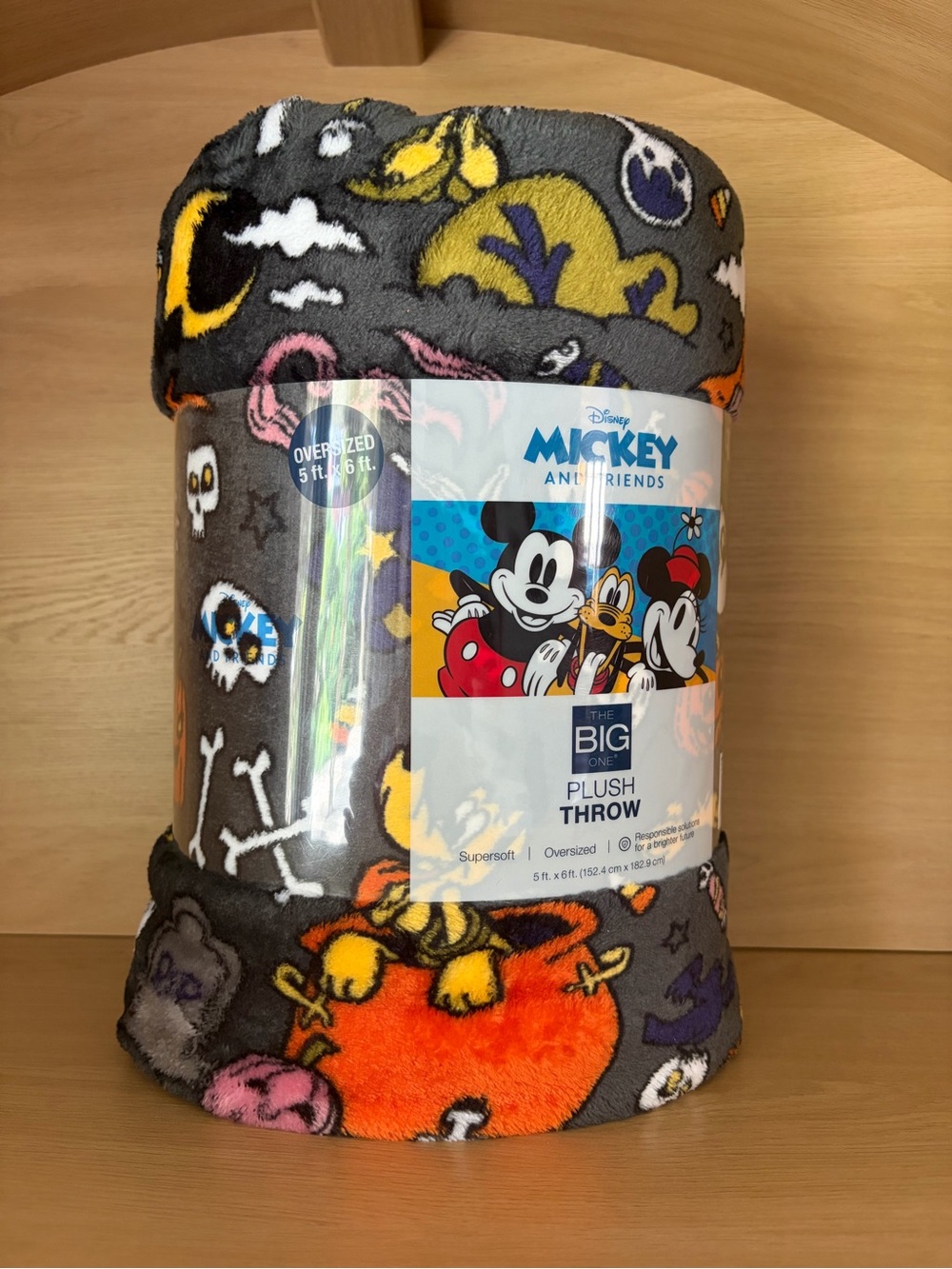 NWT•Disney Mickey & Friends Halloween Oversized Plush Throw | 5'x6'